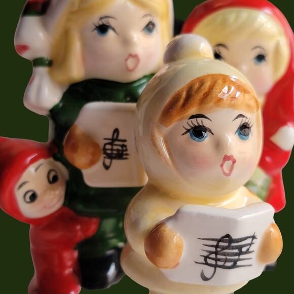 Vintage 1984 Brinn's Ceramic Christmas Carolers Music Box, Plays "Silent Night" - Picture 4 of 6